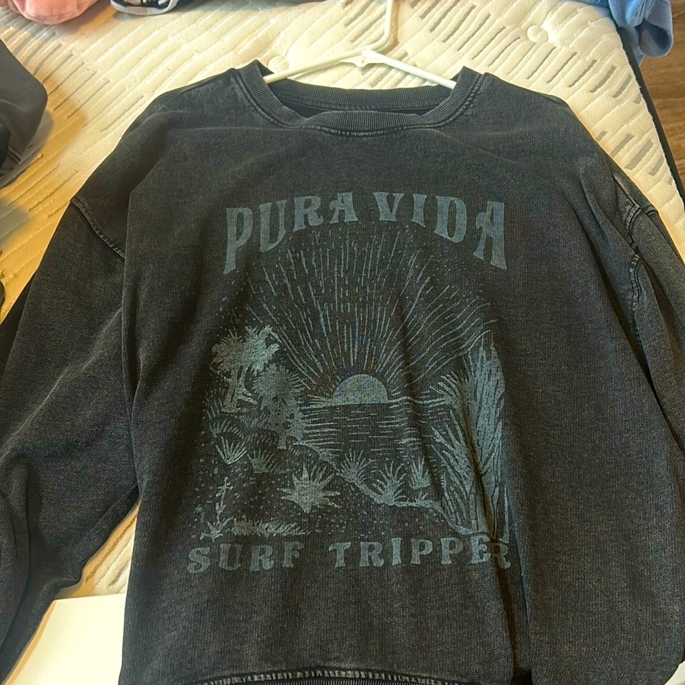 Pura Vida crewneck good condition